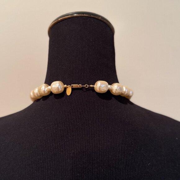 Miriam Haskell Ivory Pearl Necklace 16 inch - Picture 5 of 6